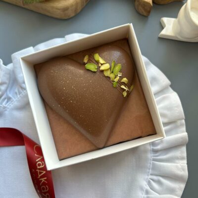 Шоколадное сердце с дубайской начинкой